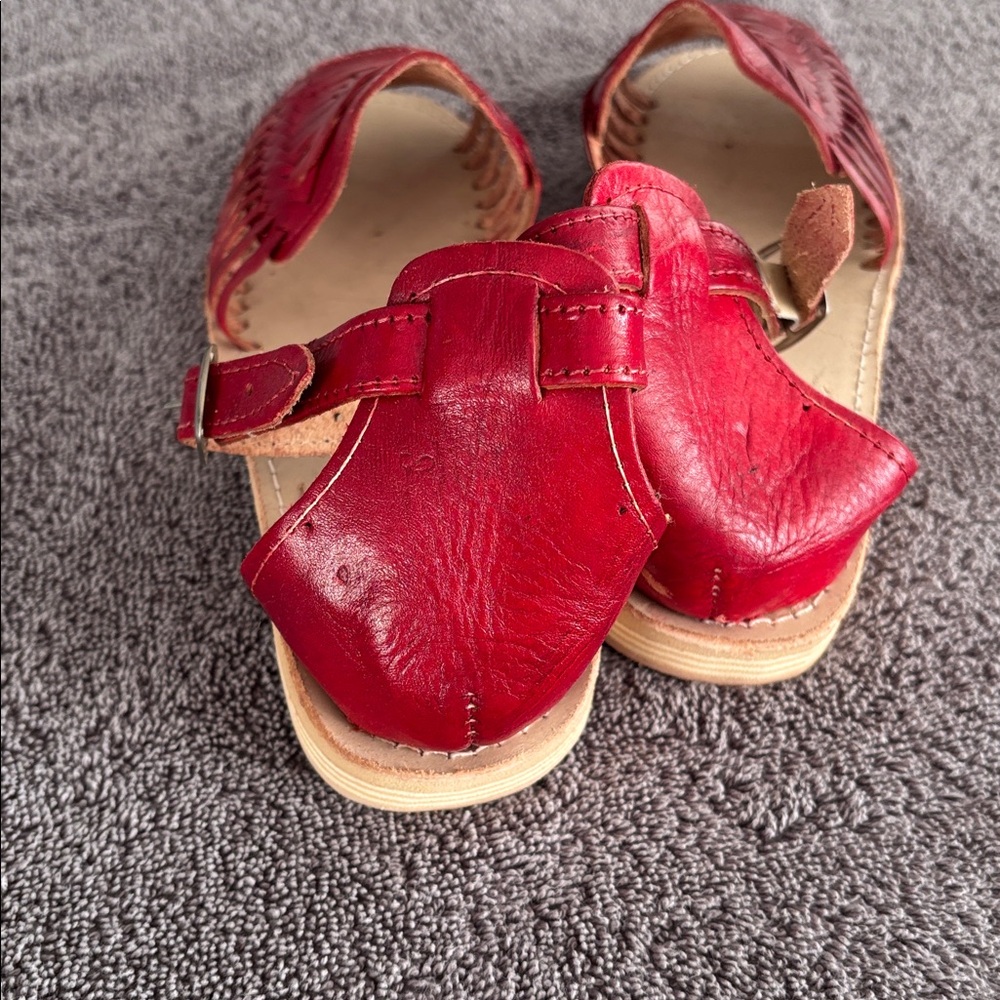 Red Huarache Sandals NWOT - Picture 4 of 5